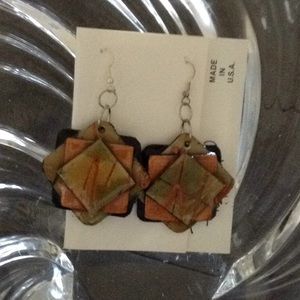 Kakhi n'Copper Metallic Olive gr/Blk earrings